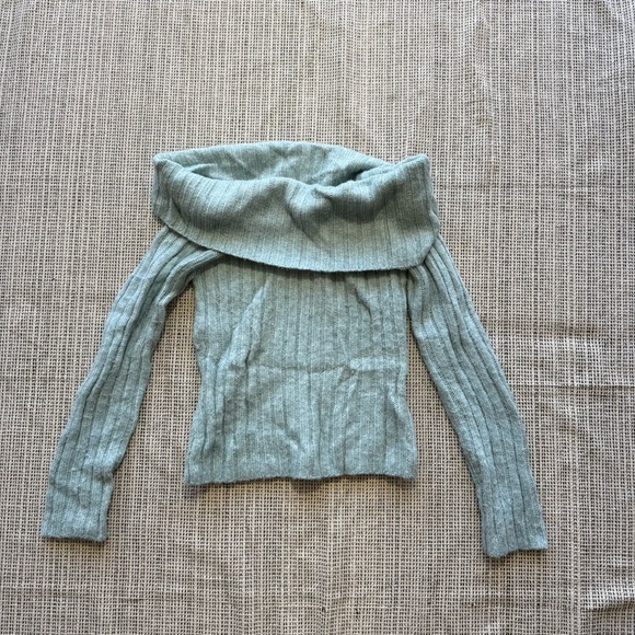 ABERCROMBIE & FITCH Women's Off-The-Shoulder Ribbed Sweater Size S - Picture 3 of 6